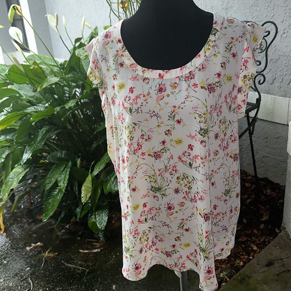 Pleione Ladies floral blouse